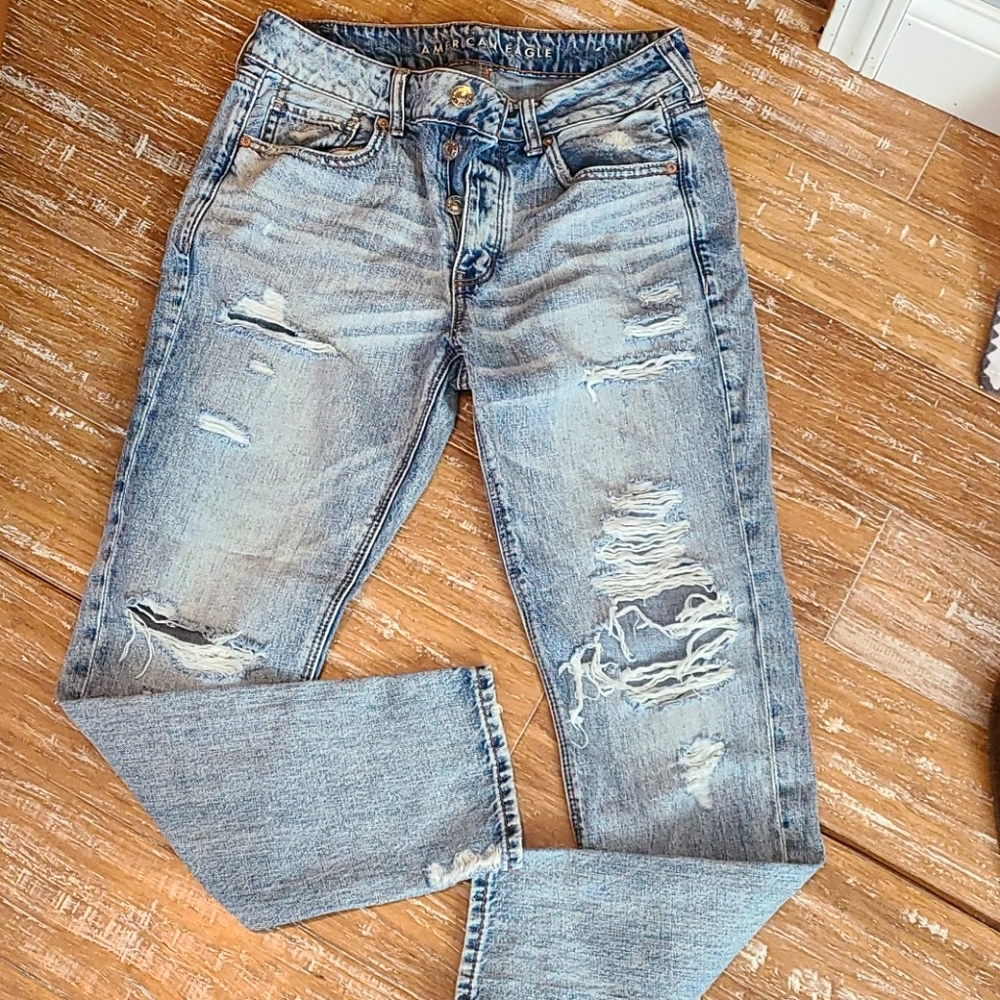 AE Tomgirl jeans